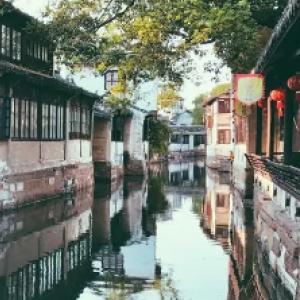 雷佳音：妻子和我挤过10平方米的屋子
